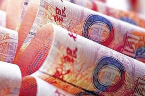 逾期上征信多久能消除,卡里有錢銀行不扣算逾期嗎？